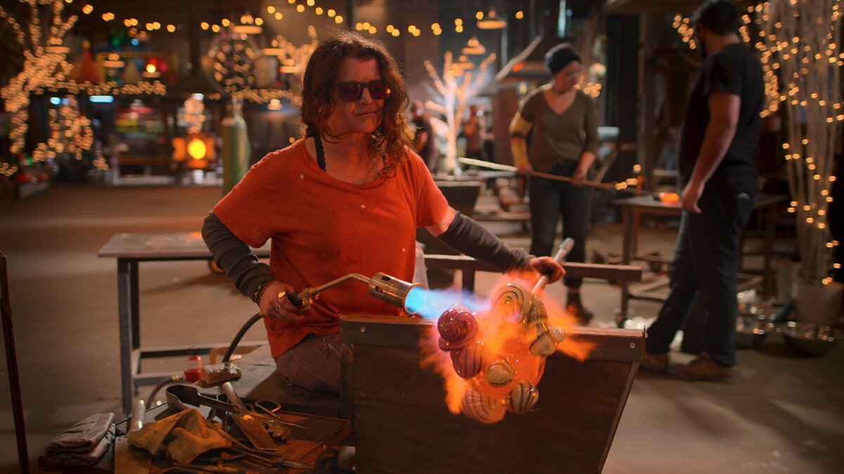 BlownAway_Christmas_Season1_Episode1_00_00_43_11