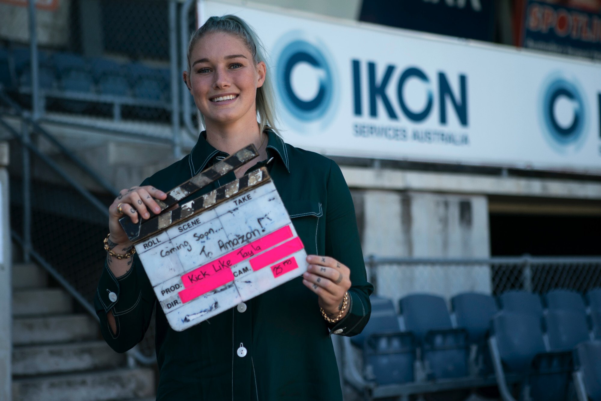 Jezioro, Fairfax oraz Kick Like Tayla na materiałach promocyjnych od