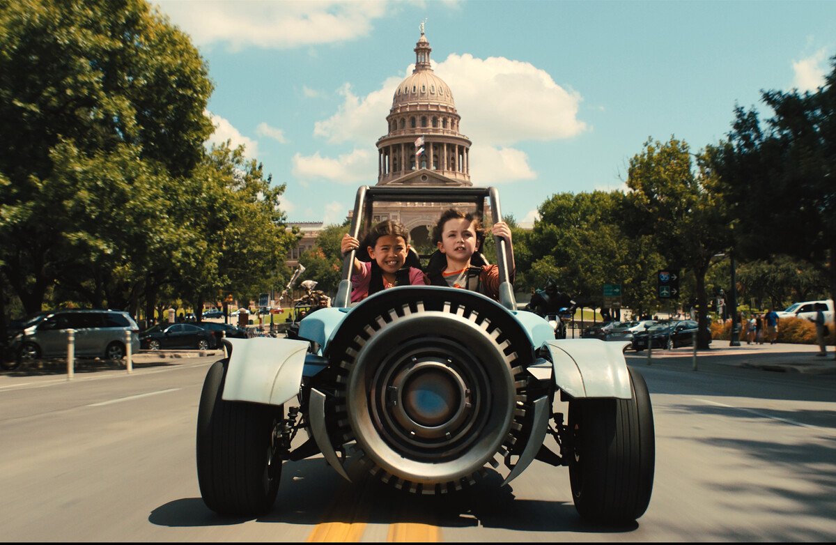 Kids in Cart for Publicity r2_still.00173408jpg