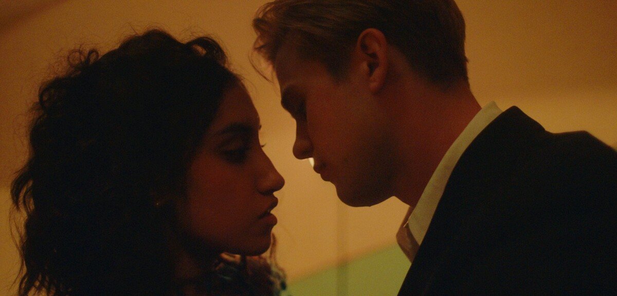 One_Day_u_S1_E1_00_07_33_02