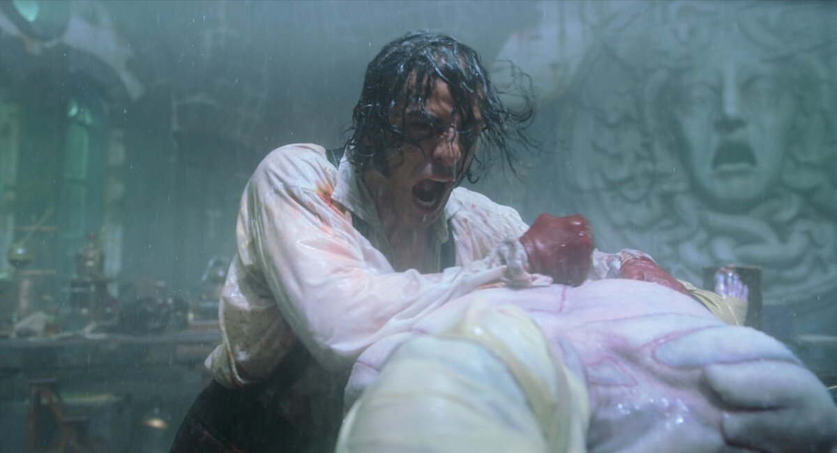 052_Frankenstein_u_01_02_15_02L