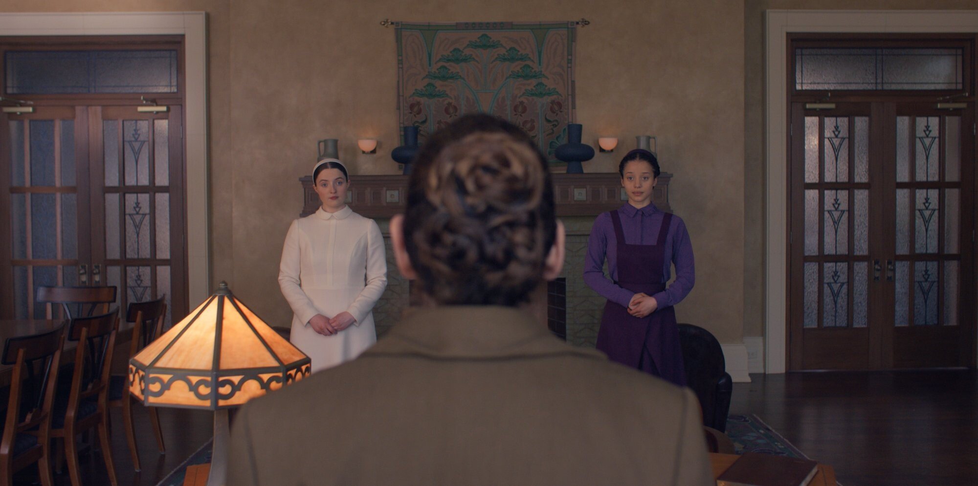 "The Testaments" | Zdjęcia z nowego serialu Hulu, kontynuacji "Opowieści podręcznej"