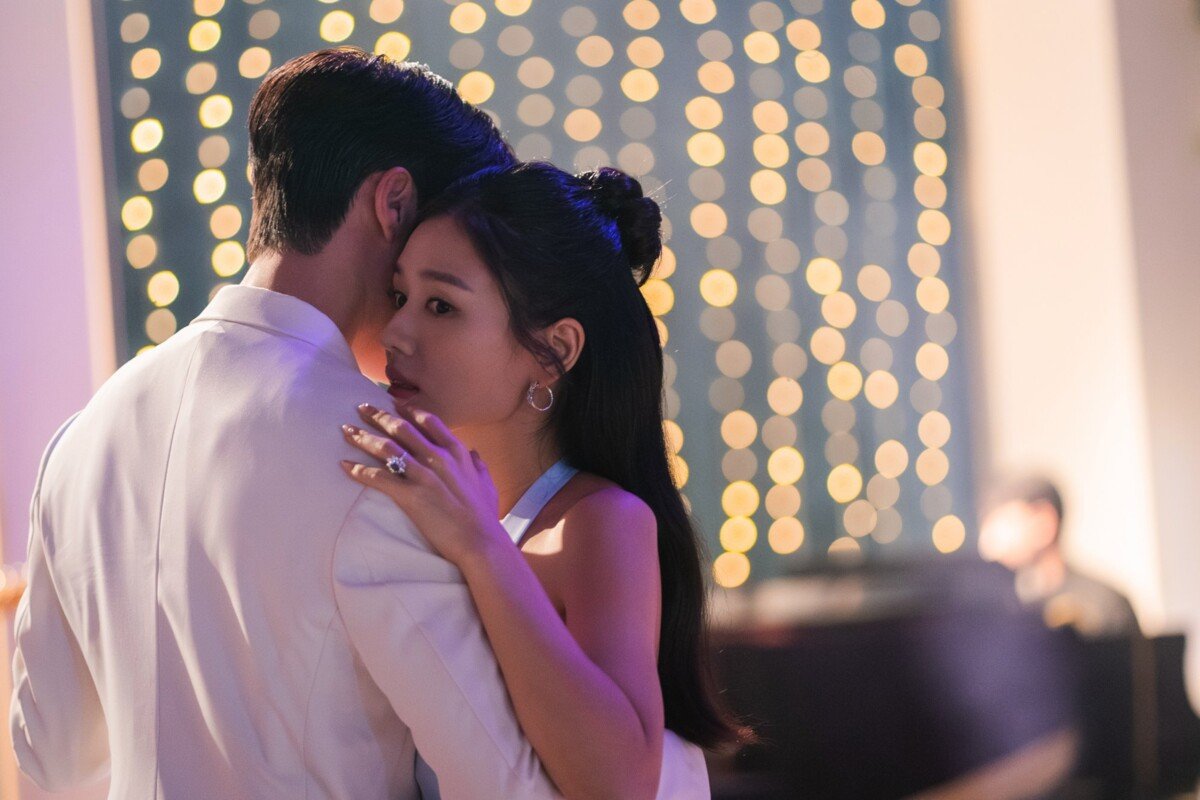 DynamiteKiss_PressStills_AhnEun-jin_20251016 (2)