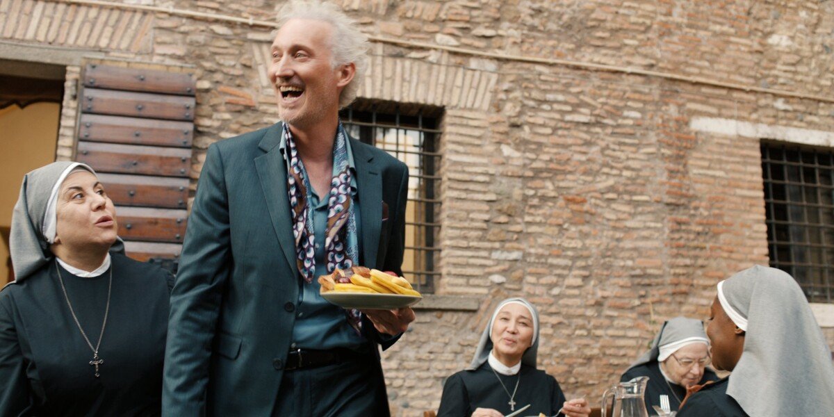 Emily_in_Paris_n_S5_02_06_21R