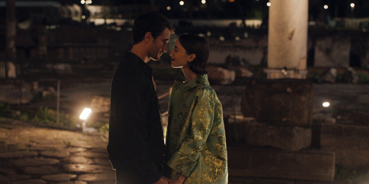 Emily_in_Paris_n_S5_28_31_07R