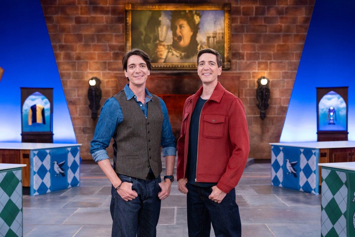 hosts-james-phelps-and-oliver-phelps-on-the-set-of-food-network-s-harry-potter-wizards-of-baking-season-2