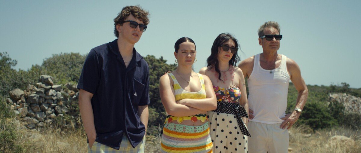 MLIC_S1_FG_00041223_Still002_3000