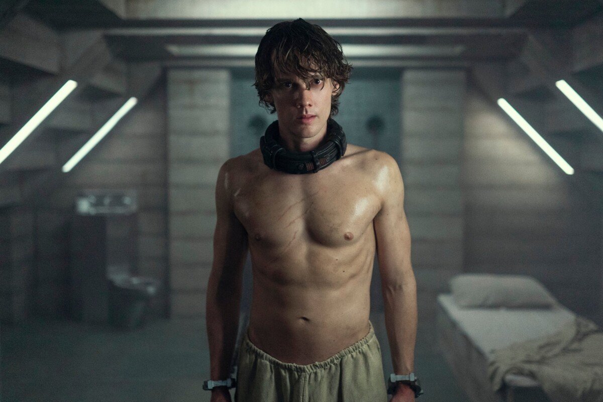 WEDNESDAY_202_Unit_04124RC