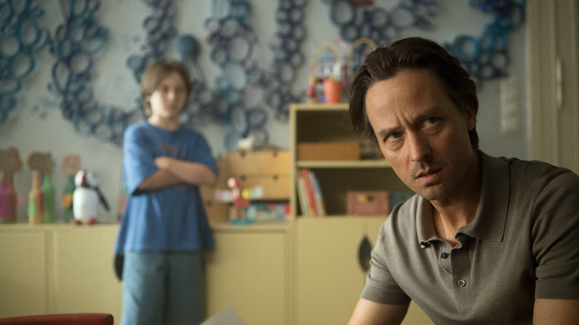 "David Attenborough: Opowieść o gorylach" oraz "Zabijaj uważnie" na materiałach od Netflixa