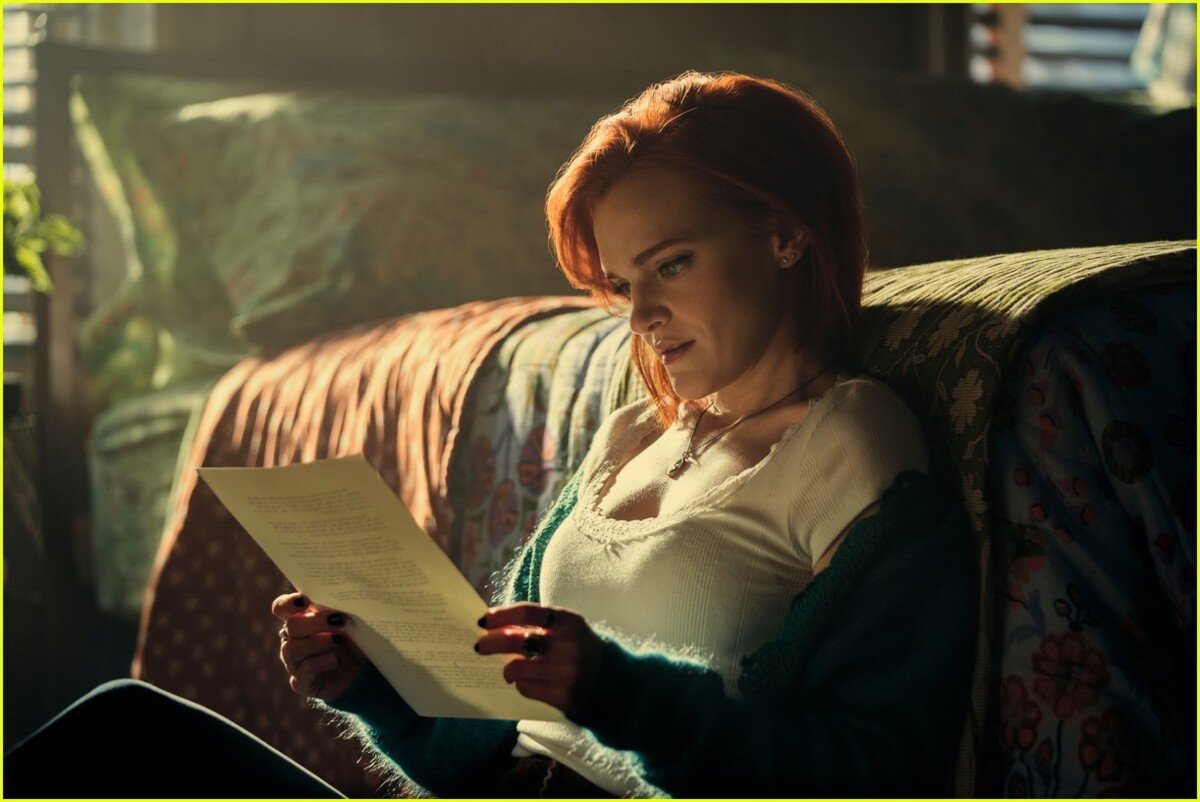 you-season-five-trailer-06