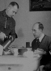 Powszedni dzień gestapowca Schmidta / Powszedni dzień gestapowca Schmidta