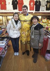 Miliard szczęśliwych ludzi / One Billion Happy People