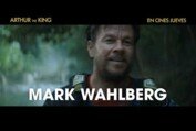 ARTHUR THE KING (2024) WINGS SPANISH JUEVES – Mark Wahlberg, Simu Liu, Juliet Rylance